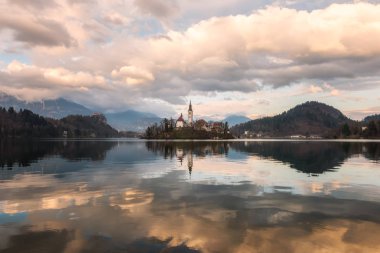 Slovenya 'da göl kanadı