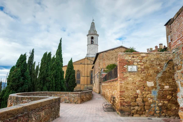 De pittoreske smalle straatjes van Pienza, Italië — Stockfoto