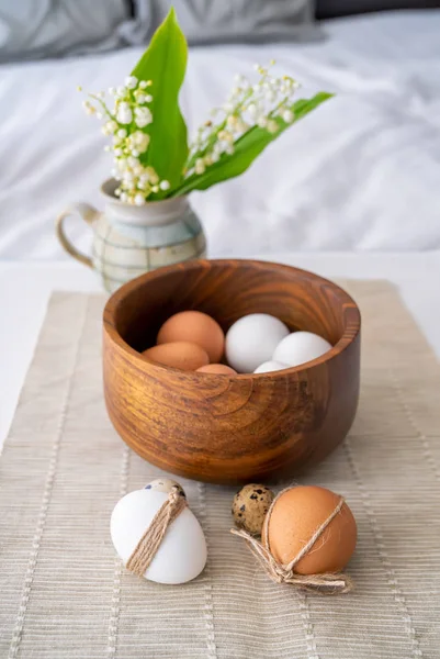 Easter Concept Easter Decoration Unpainted Hens Quail Eggs Wooden Bowl — Stock Photo, Image