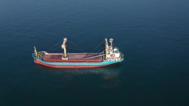 Vuelo Avión Tripulado Sobre Buque Contenedor Vacío Mar Mar Negro — Vídeo de stock