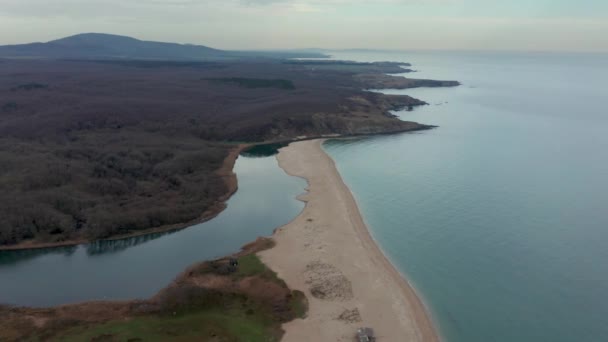 Video Panoramatickým Ranním Výhledem Jednou Nejkrásnějších Divokých Pláží Pobřeží Černého — Stock video