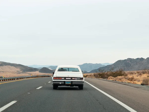 Mojave Stany Zjednoczone Grudnia 2019 Ruch Samochodowy Pustyni Mojave — Zdjęcie stockowe