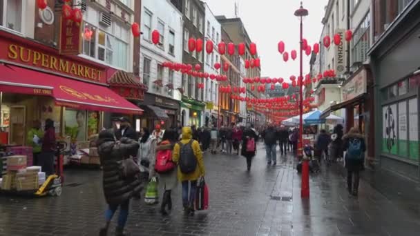 Лондон Велика Британія Грудня 2019 Туристи Які Відвідують Чайнатаун Дощовий — стокове відео