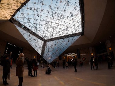 Paris, Fransa - 23 Ocak 2018 Louvre Müzesi.