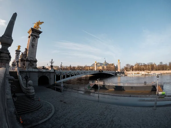 Ponte Alexandre Iii Atravessa Rio Sena Paris França Pôr Sol — Fotografia de Stock