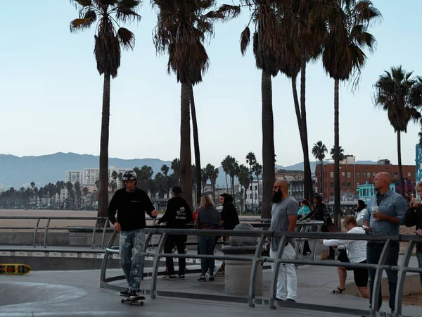 Santa Monica Abd Kasım 2019 Venedik Sahilindeki Kaykay Parkında Insanlar — Stok fotoğraf