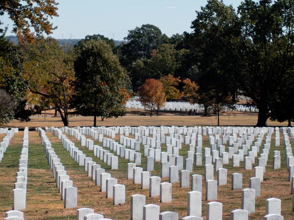 Arlington Ulusal Mezarlığı, Washington D.C. Sonbahar.