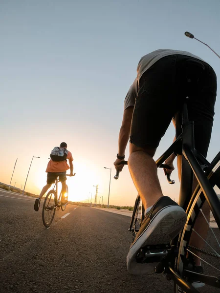 Close Meninos Andam Bicicleta Pela Cidade Sevilha Pôr Sol Imagens De Bancos De Imagens Sem Royalties