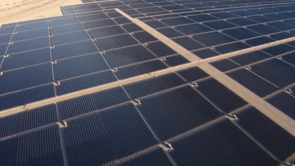 Luftbild Überfliegt Großen Industriellen Solarenergiepark Der Wüste — Stockvideo