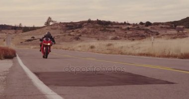 Aşırı motosikletçi binicilik bisiklet
