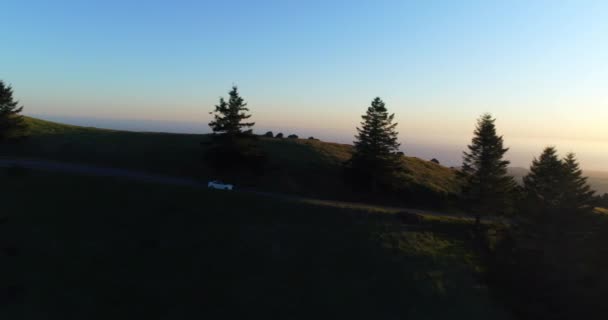 Vista Aerea Auto Guida Lungo Strada Campagna Colline Rurali Con — Video Stock