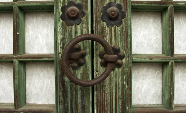 Traditional wooden doors, Asian style — Stock Photo, Image