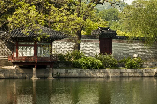 Gyeonghoeru pavilon-Gyeongbokgung palota, Szöul, Dél-Korea — Stock Fotó