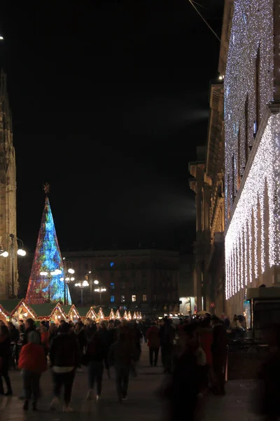Dome plaza in Milan during Christmas — Stock Photo, Image