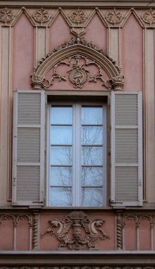 İtalyan özgürlük tarzı körlük ve pencere