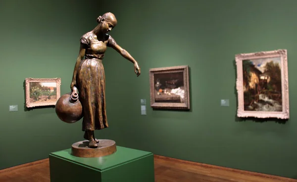 Leopold Museum, Wien - aug 2019: Bronze statue jug of tears from Arthur Strasser artist. — Stock Photo, Image