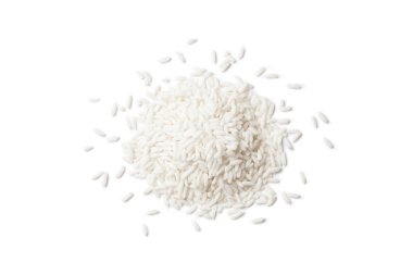 Beyaz arka planda bir yığın glutinous pilavı.