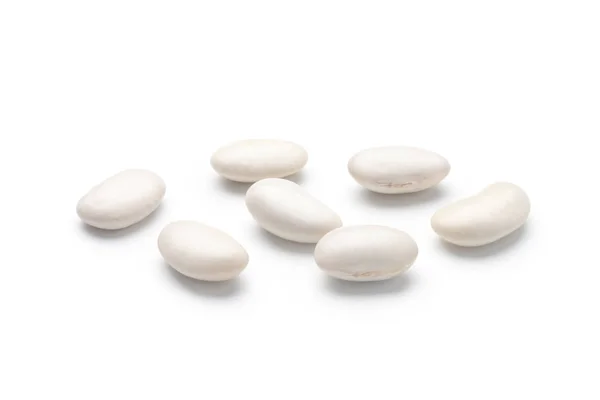 白い背景に分離された白インゲン豆 — ストック写真