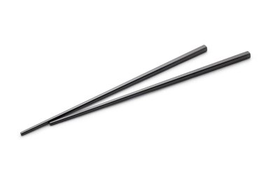 Beyaz arkaplanda izole edilmiş metal siyah çubuklar.