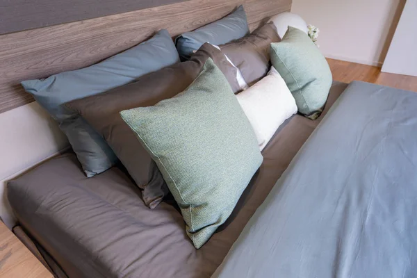 Group Modern Brown Green Gray Beige Colors Fabric Pillows Brown — ストック写真