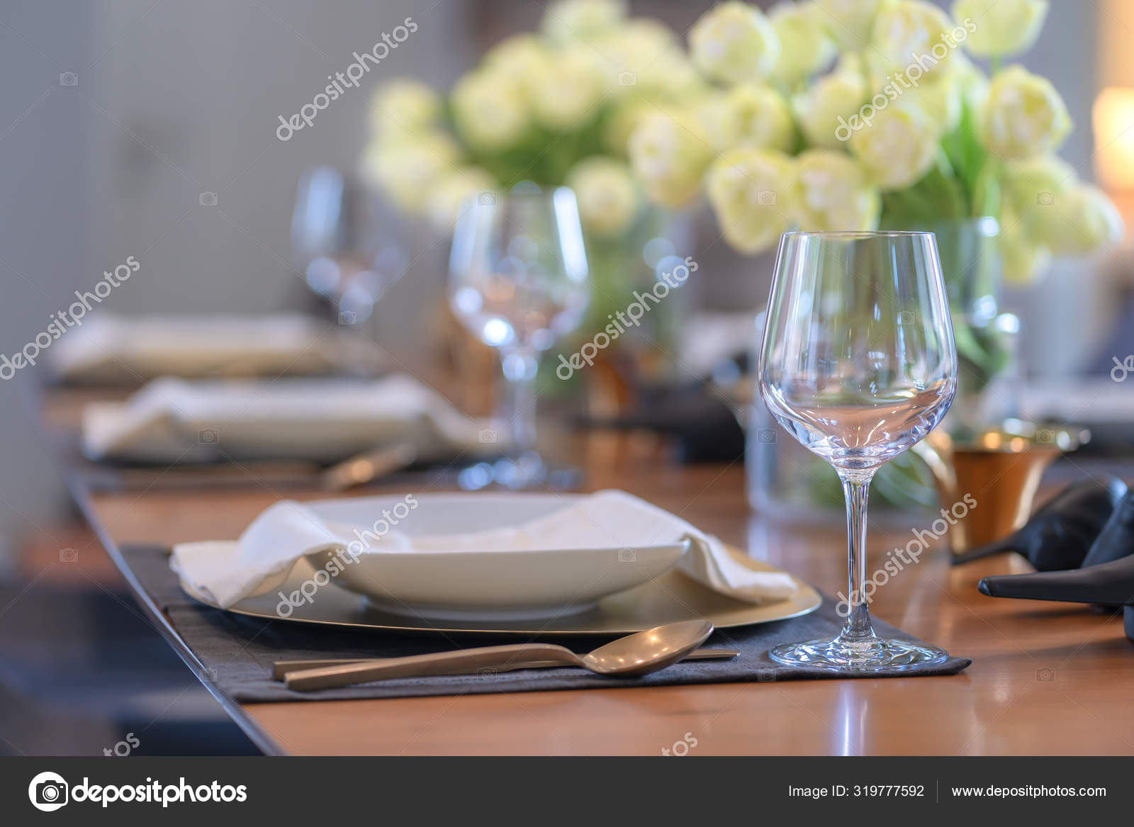 banquet serving dishes