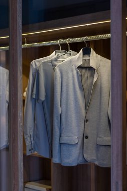 Modern ahşap gardırop ya da iç dekorasyon konsepti.