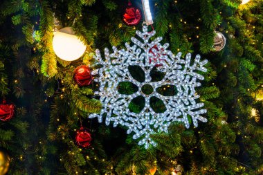 Arka plan için güzel renkli ışıklar, Noel kutlamaları ve yeni yılınız kutlu olsun.