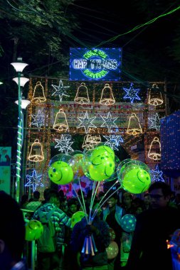 Kolkata 'da Noel. Park Caddesi Yeni Yıl Dekorasyonu, Kolkata, Hindistan Aralık 2019