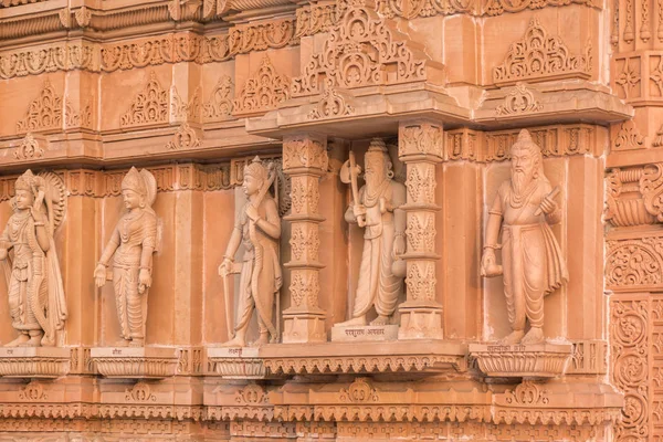 Architectural details of Swaminarayan temple in Diamond Harbour Rd, Kolkata, West Bengal, India — Stock Photo, Image