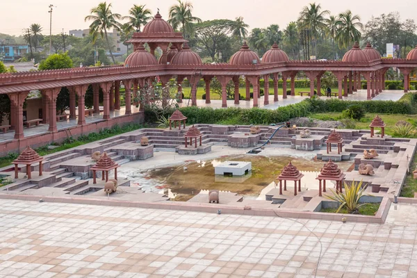 Baps Shree Swaminarayan Temple complex in Diamond Harbour Rd, Kolkata, West Bengal, India — стокове фото