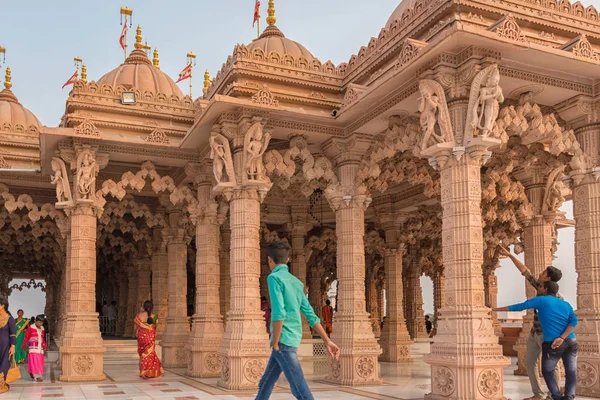 BAPS Shree Swaminarayan temple in Diamond Harbour Rd, Kolkata, West Bengal India on December 2019 — Stock Photo, Image