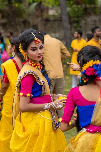 Studenten Vieren Holi Basanta Utsav Rabindra Bharati University Campus Kolkata — Stockfoto