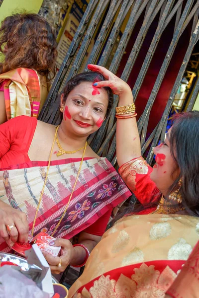 Kadınlar 2019 Ekim Inde Kolkata Daki Baghbazar Sarbojanin Durga Puja — Stok fotoğraf