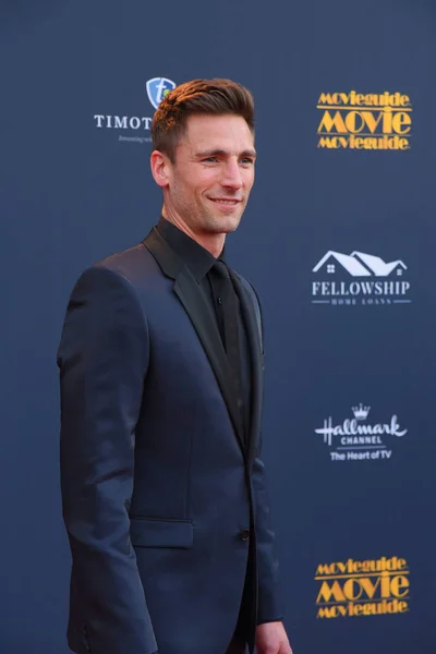 Hollywood, Ca / Usa - 24 Ocak 2020: Andrew Walker Hollywood, Ca 'da Hallmark Channel' ın 28. Fotoğraf: Michael Mattes / michaelmattes.com