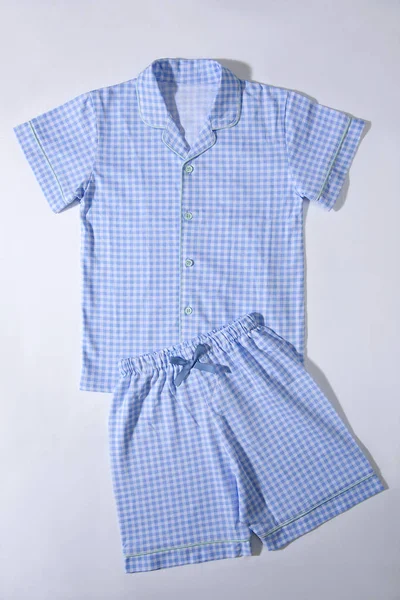 Schönes Set Blauer Babykleidung Stylischer Karierter Pyjama Auf Weißem Hintergrund — Stockfoto