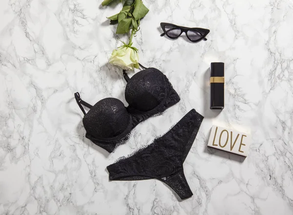 Close Van Vrouwelijke Mode Lingerie Accessoires Schoonheid Concept — Stockfoto