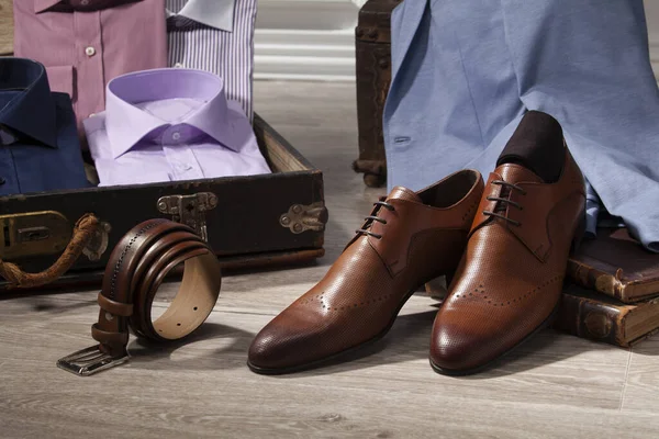 Erkek moda kıyafetleri, ayakkabılar ve aksesuarlar, görünüm kitabı, kopyalama alanı