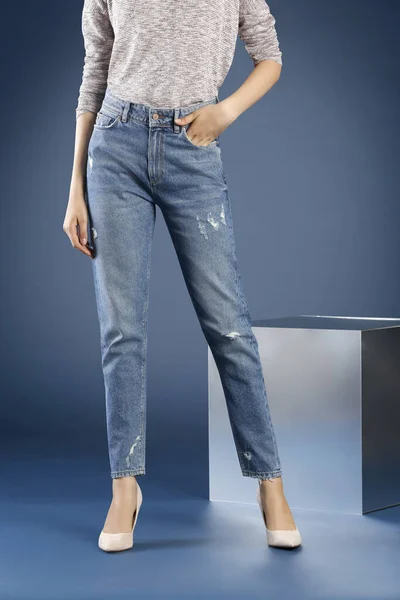 Cropped View Woman Posing Jeans Studio Fashion Concept — Stock Photo, Image