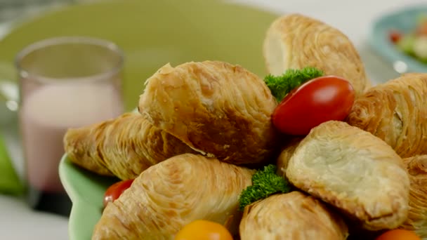 Traditional Turkish Crispy Delicious Pastry Garnished Parsley Tomato Close Dinner — Stock Video