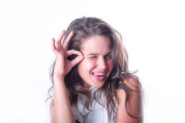 Bir gülücük ver, duygu,