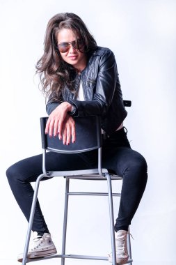 Bir gülücük ver, duygu,