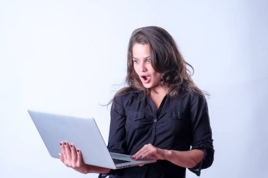 Bir gülücük ver, duygu,