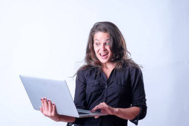 Bir gülücük ver, duygu,