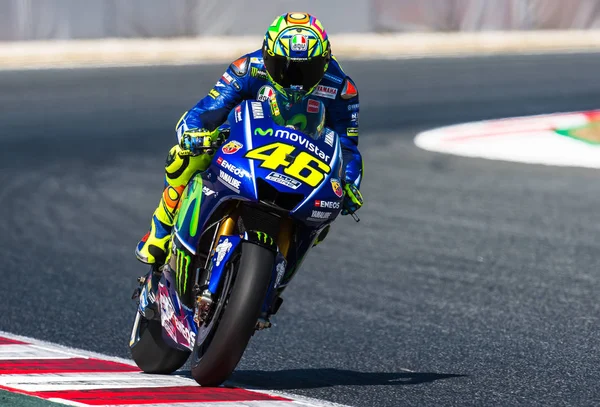 GP CATALUNIA MOTO GP. VALENTINO ROSSI, MOVIR EL EQUIPO DE YAMAHA . — Foto de Stock