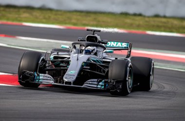 Barcelona, İspanya 26 Şubat 2018: Valteri Bottas devre Catalunya Barcelona kutluyor formül bir Test gün boyunca.