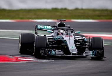 Barcelona, İspanya 26 Şubat 2018: Lewis Hamilton devre Catalunya Barcelona kutluyor formül bir Test gün boyunca.