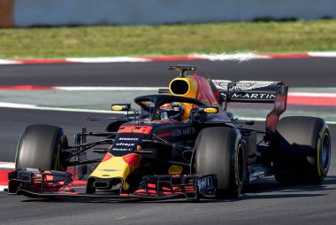 Barcelona, İspanya - 6 Mart 2018: Max Verstappen formül bir Test gün Barselona Catalunya pistinde sırasında.