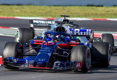 Barcelona, İspanya - 6 Mart 2018: Pierre Barcelona Catalunya pistinde formül bir Test gün boyunca Gasly.