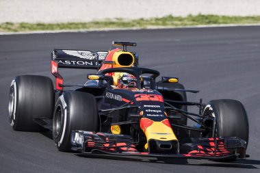 Barcelona, İspanya - 6 Mart 2018: Max Verstappen formül bir Test gün Barselona Catalunya pistinde sırasında.