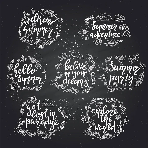 Conjunto de frases temáticas de verano dibujadas a mano . — Vector de stock